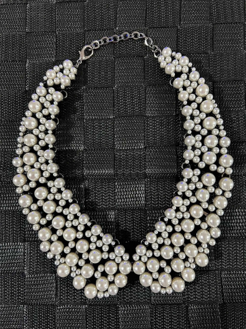 Elegant Pearl collar necklace